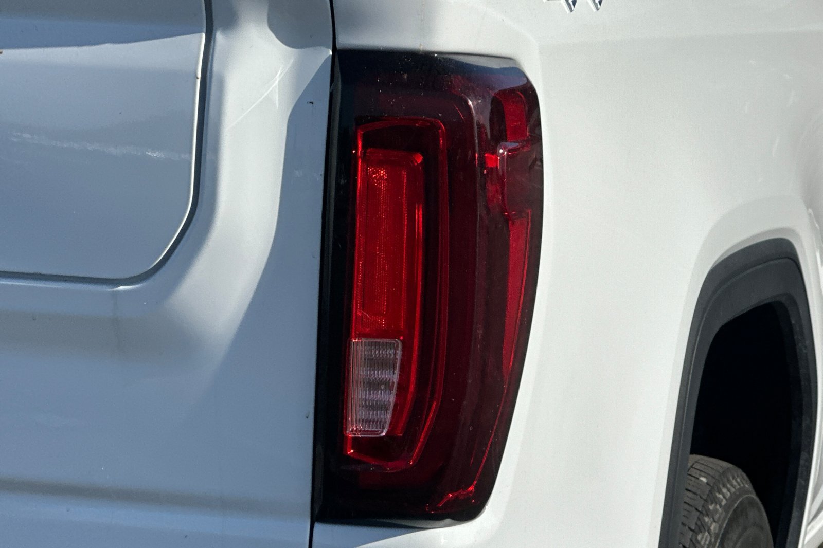 Used 2025 GMC Sierra 1500 SLT AWD/4WD image 48