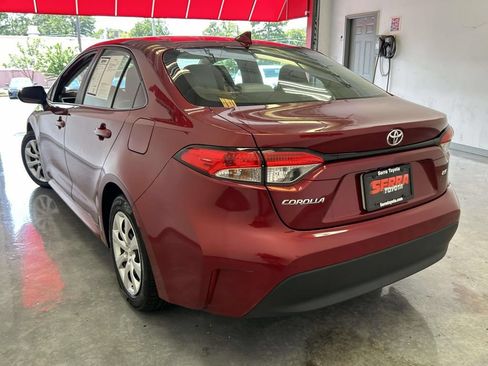 Used 2025 Toyota Corolla LE FWD image 5