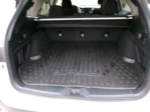 Used 2021 Subaru Outback Premium image 17