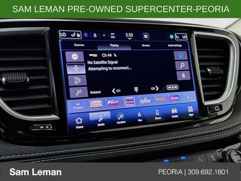 Used 2024 Chrysler Pacifica Limited w/ Trailer Tow Group FWD image 15