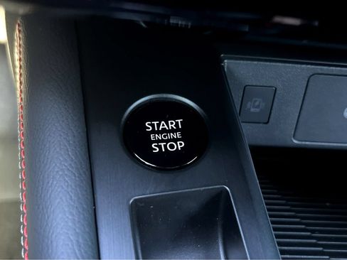 Used 2025 Nissan Kicks SR FWD image 26