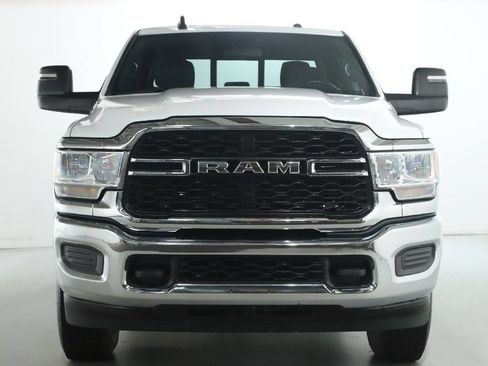 Used 2024 RAM 3500 Tradesman w/ Chrome Appearance Group AWD/4WD image 5