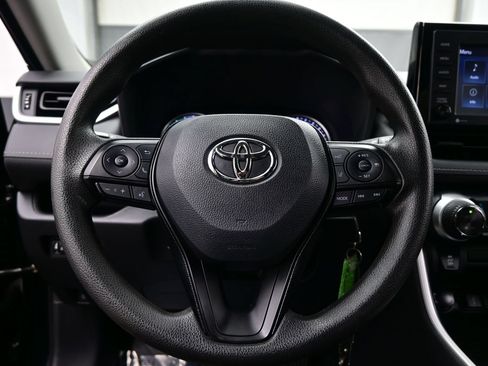 Used 2021 Toyota RAV4 LE AWD/4WD image 21