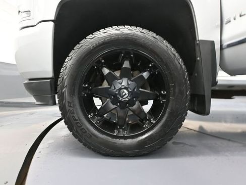 Used 2017 Chevrolet Silverado 1500 LTZ Z71 image 18