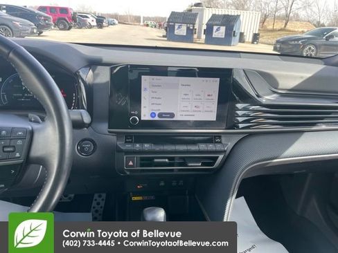 Used 2025 Toyota Camry SE image 11