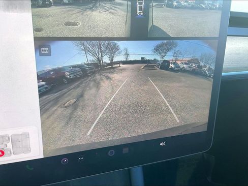 Used 2023 Tesla Model Y Long Range image 25