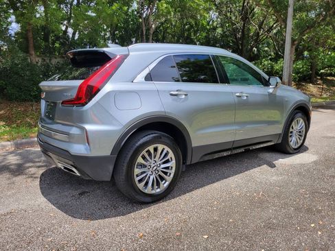 Used 2025 Cadillac XT4 Premium Luxury FWD image 7