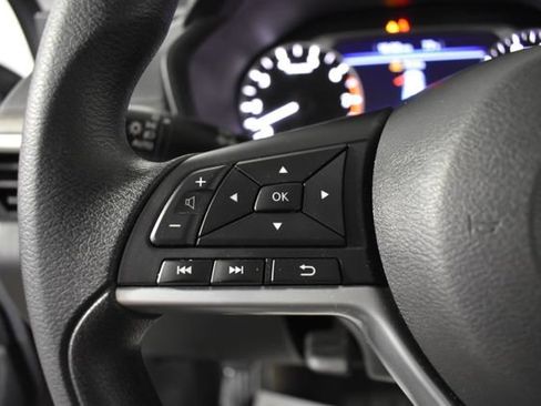 Used 2025 Nissan Altima 2.5 SV FWD image 16