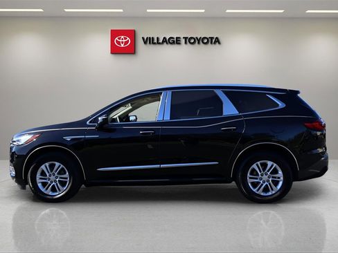 Used 2020 Buick Enclave Essence image 2