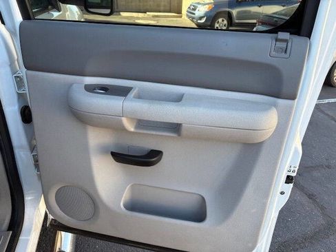 Used 2014 Chevrolet Silverado 2500 LT w/ Interior Plus Package image 25