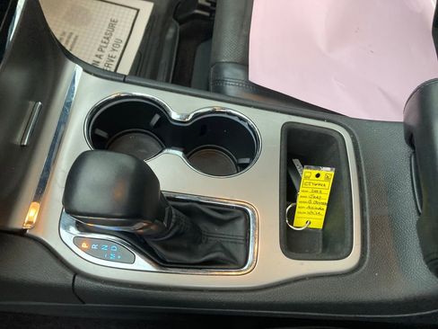 Used 2019 Jeep Grand Cherokee Altitude image 30