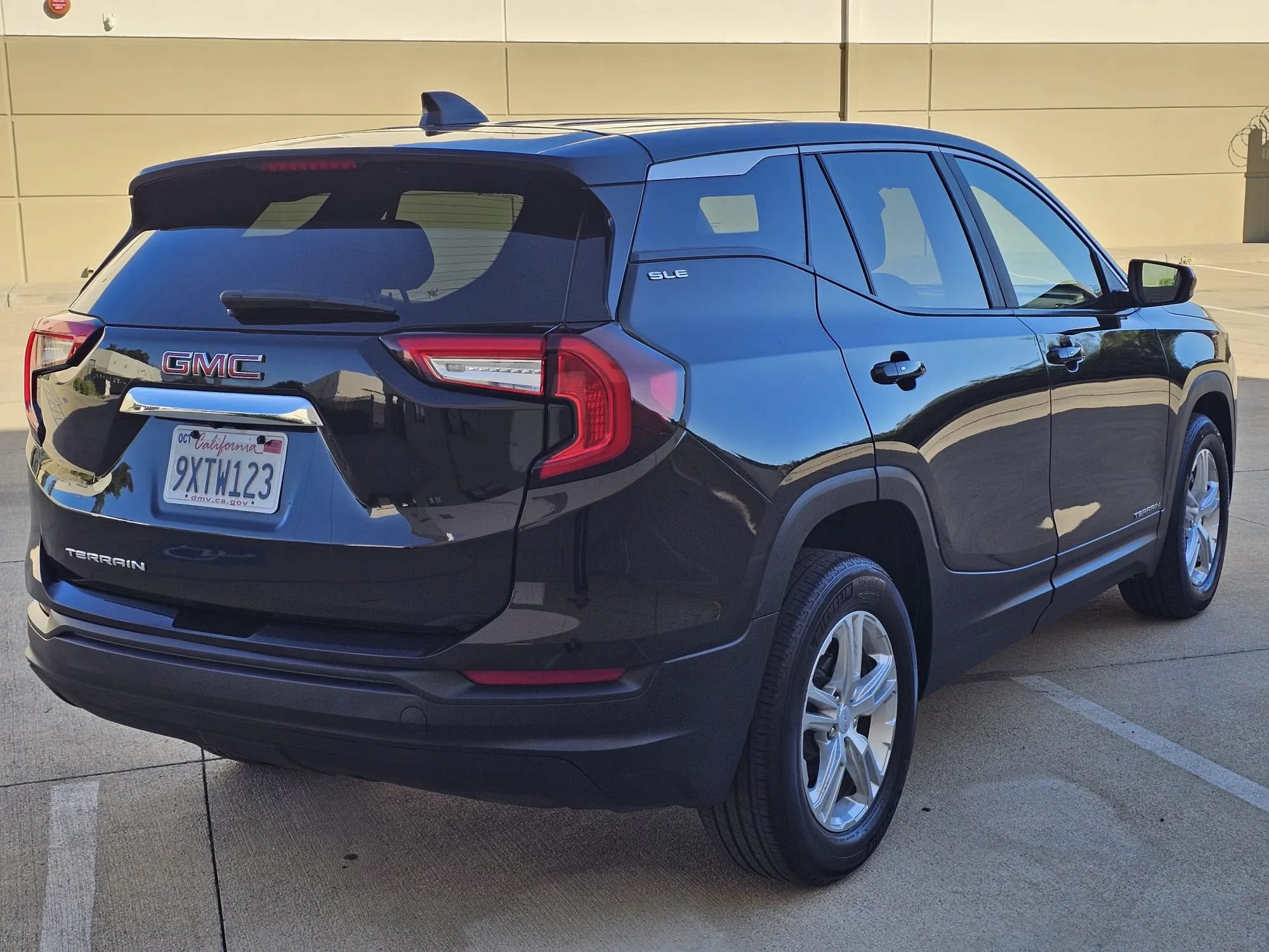Used 2024 GMC Terrain SLE FWD image 6