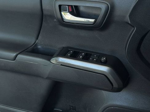 Used 2023 Toyota Tacoma TRD Sport AWD/4WD image 32