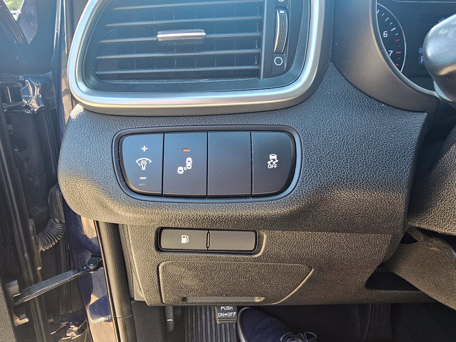 Used 2020 Kia Sorento S AWD/4WD image 16