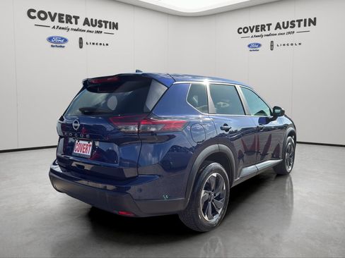 Used 2025 Nissan Rogue SV FWD image 6