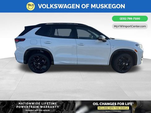 New 2026 Volkswagen Tiguan SE R-Line image 8