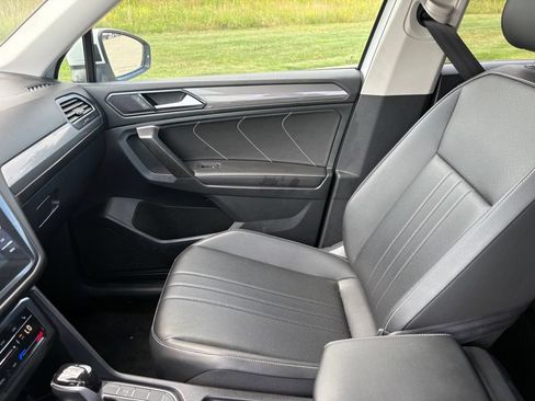 Used 2024 Volkswagen Tiguan SE AWD/4WD image 15