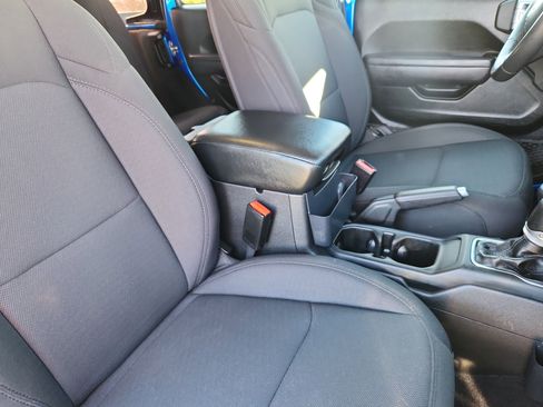 Used 2022 Jeep Wrangler Unlimited Sport image 13