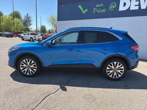 Used 2021 Ford Escape Titanium AWD/4WD image 2