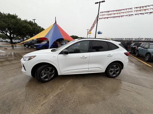 Used 2023 Ford Escape ST-Line w/ Tech Pack #1 FWD image 10