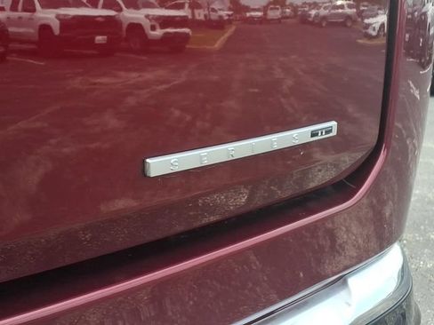 Used 2024 Jeep Wagoneer Series II w/ Premium Group I AWD/4WD image 27