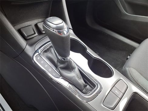 Used 2017 Chevrolet Cruze LT image 5
