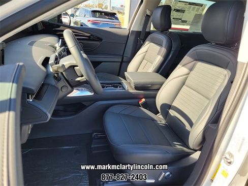 New 2026 Lincoln Nautilus Reserve image 5