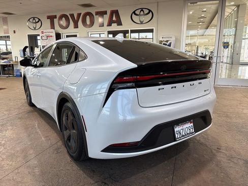 Certified 2024 Toyota Prius LE FWD image 8