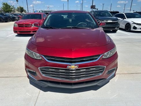 Used 2017 Chevrolet Malibu LT FWD image 16