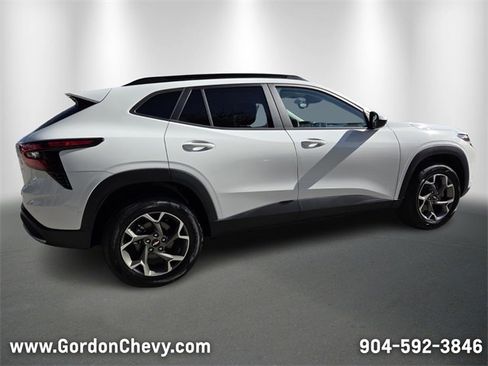 New 2026 Chevrolet Trax LT image 7