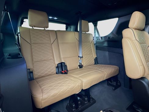 Used 2023 Cadillac Escalade ESV Sport w/ Touring Package image 29