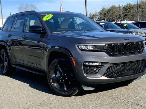 Certified 2024 Jeep Grand Cherokee Limited w/ Luxury Tech Group II image 2