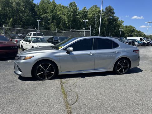 Used 2018 Toyota Camry XSE FWD image 5