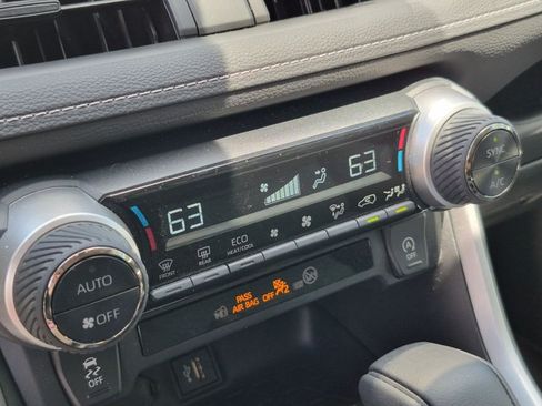 Used 2023 Toyota RAV4 XLE w/ Convenience Package FWD image 11