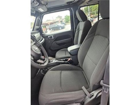 Used 2023 Jeep Wrangler Unlimited AWD/4WD image 7