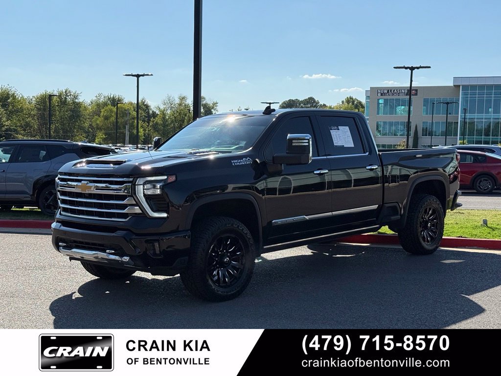 Used 2024 Chevrolet Silverado 2500 High Country w/ High Country Premium Package AWD/4WD image 3