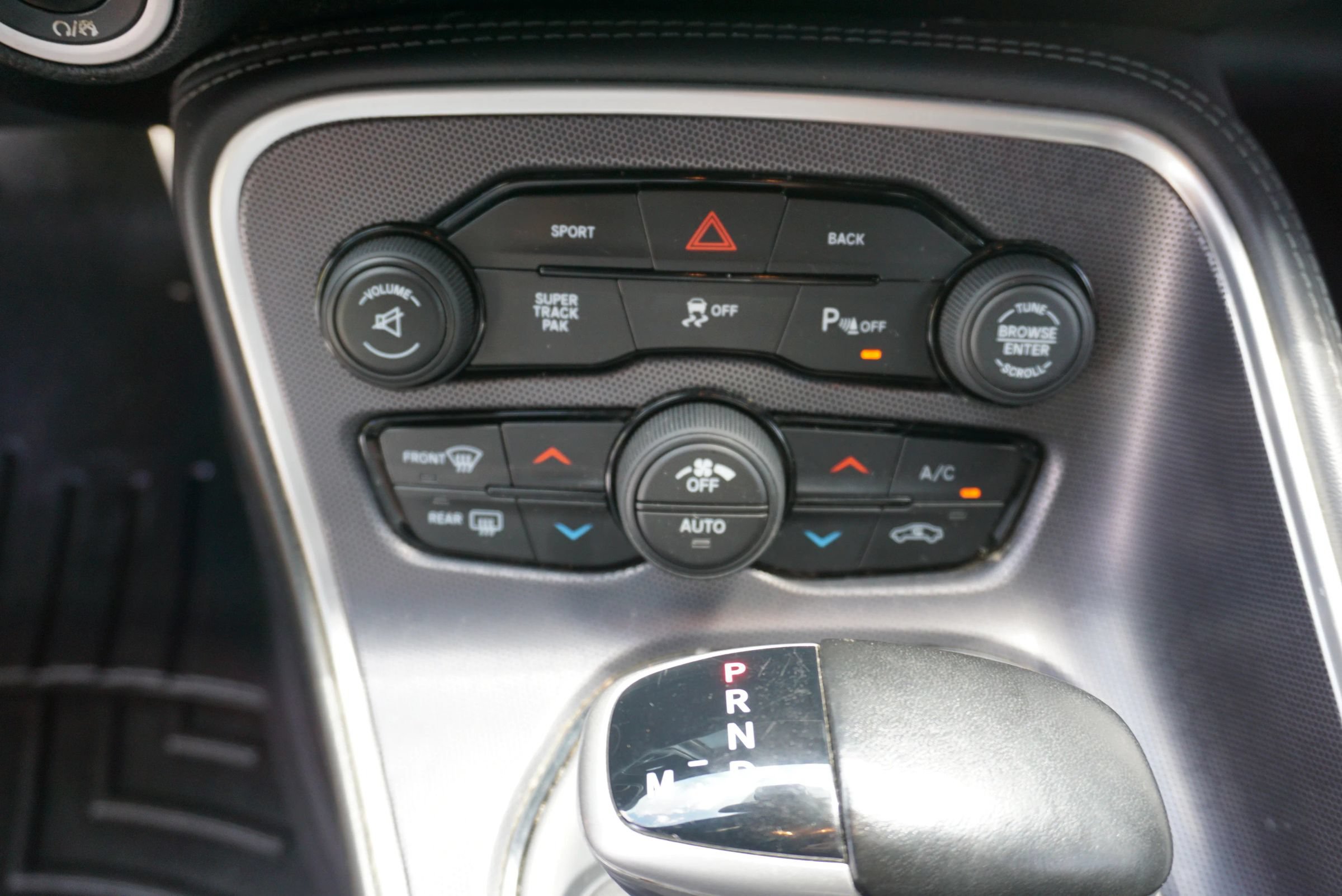 Used 2016 Dodge Challenger R/T Scat Pack w/ Leather Interior Group RWD image 24