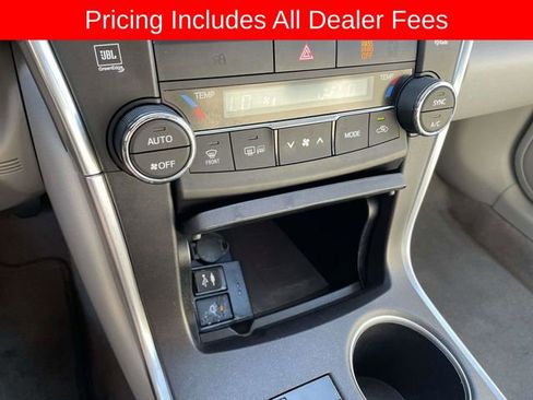 Used 2017 Toyota Camry XLE w/ Moonroof Package FWD image 34