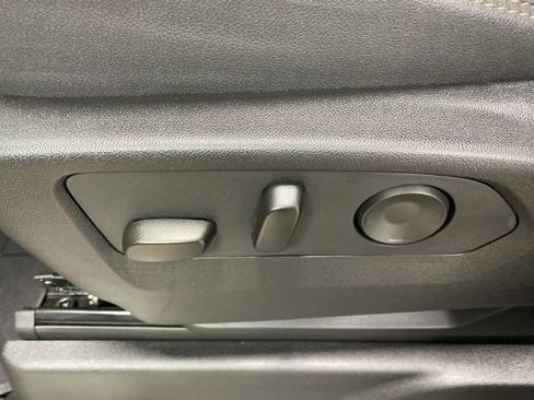 Certified 2025 Chevrolet Suburban High Country image 41