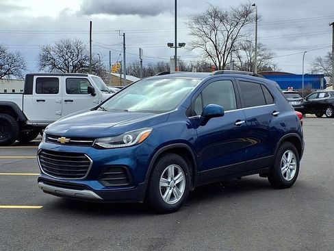 Used 2020 Chevrolet Trax LT w/ LT Convenience Package image 1
