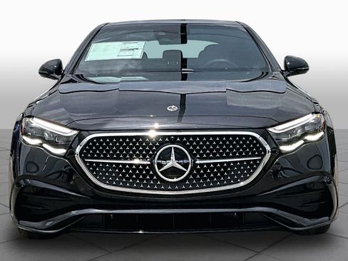 Used 2026 Mercedes-Benz E 450 4MATIC Sedan image 4
