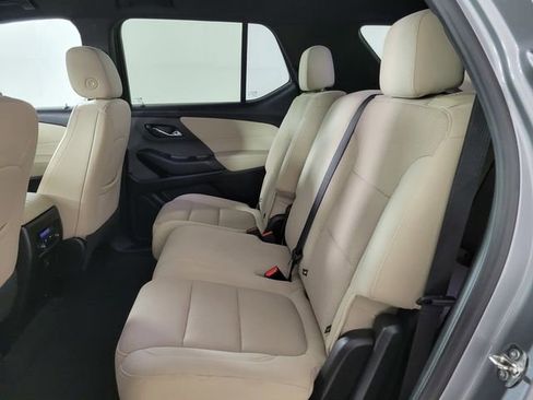 Used 2023 Chevrolet Traverse LS image 15