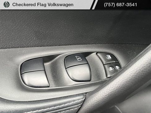 Used 2020 Nissan Rogue Sport SV w/ Technology Package image 14