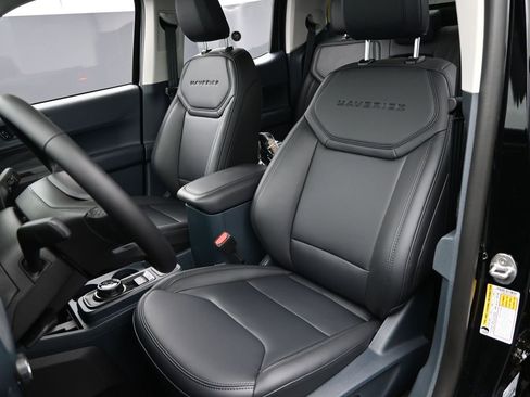 New 2025 Ford Maverick Lariat w/ Black Appearance Package image 27