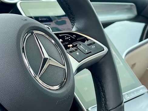 Certified 2023 Mercedes-Benz GLC 300 4MATIC image 32