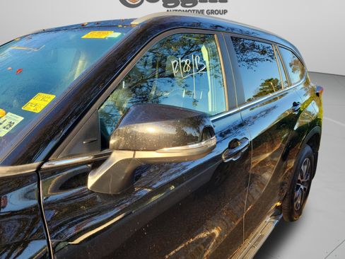 Used 2024 Toyota Highlander XLE image 23