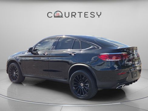 Used 2023 Mercedes-Benz GLC 300 4MATIC Coupe image 4