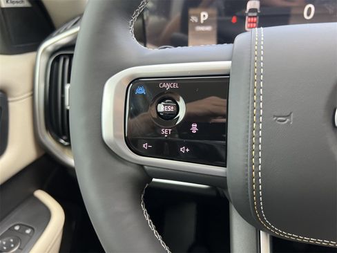 New 2025 Nissan Armada Platinum Reserve image 12