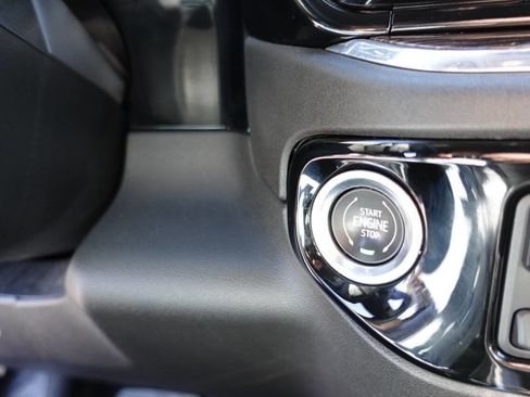 Used 2024 GMC Sierra 1500 Elevation image 40