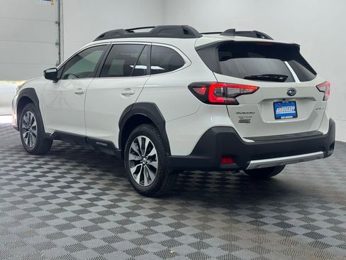 Used 2025 Subaru Outback Limited AWD/4WD image 12